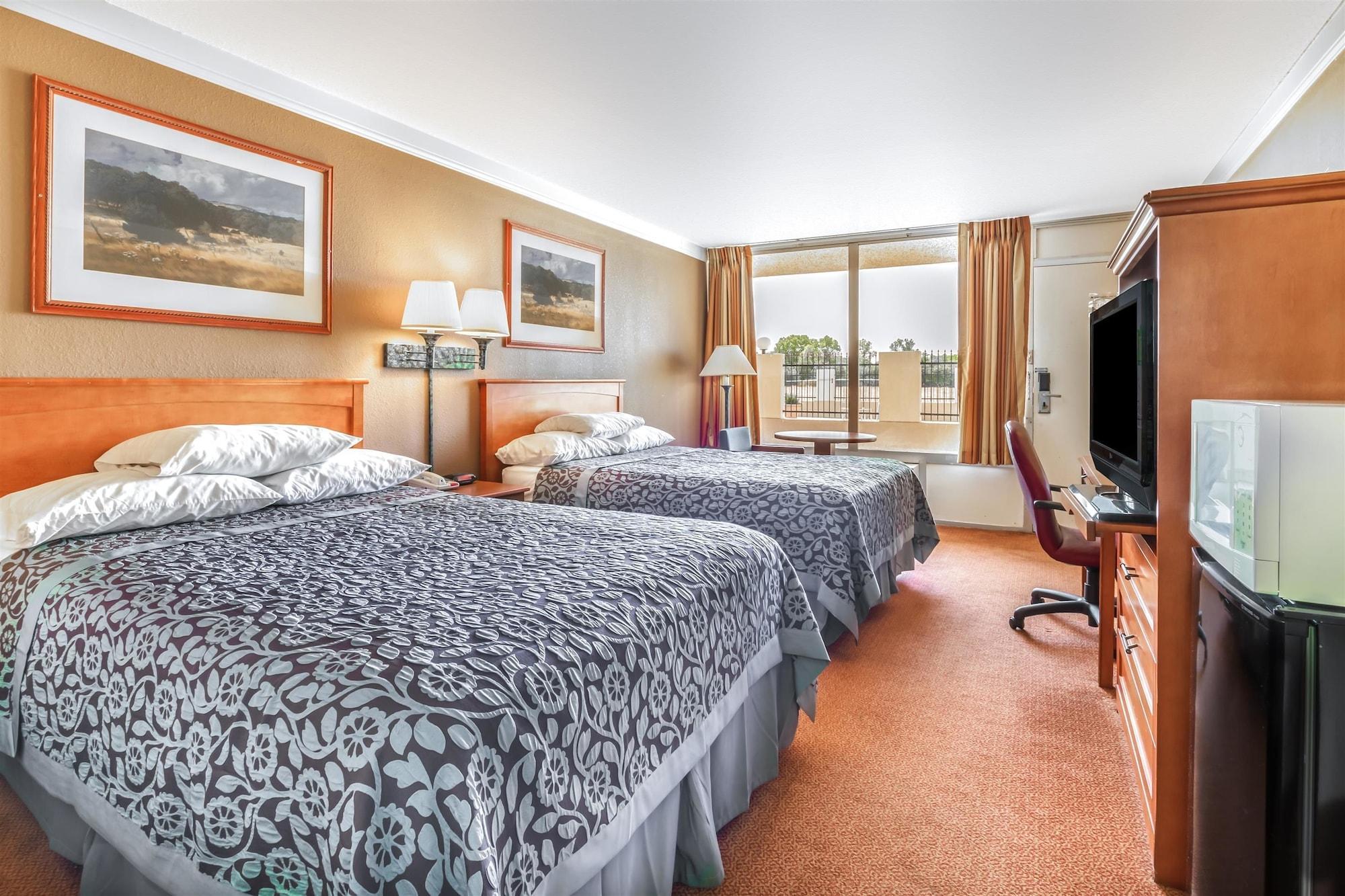 Days By Wyndham Tx Hillsboro