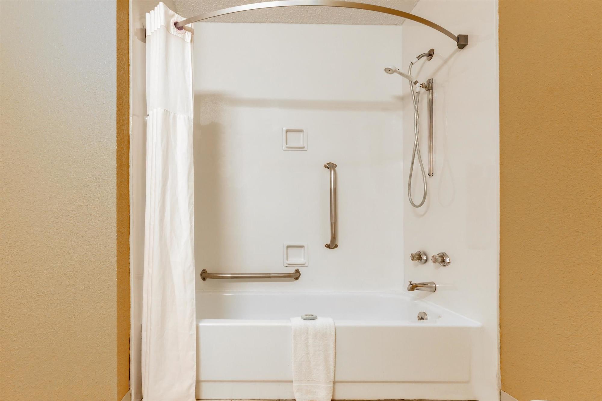 Hotel Days By Wyndham Tx Hillsboro
