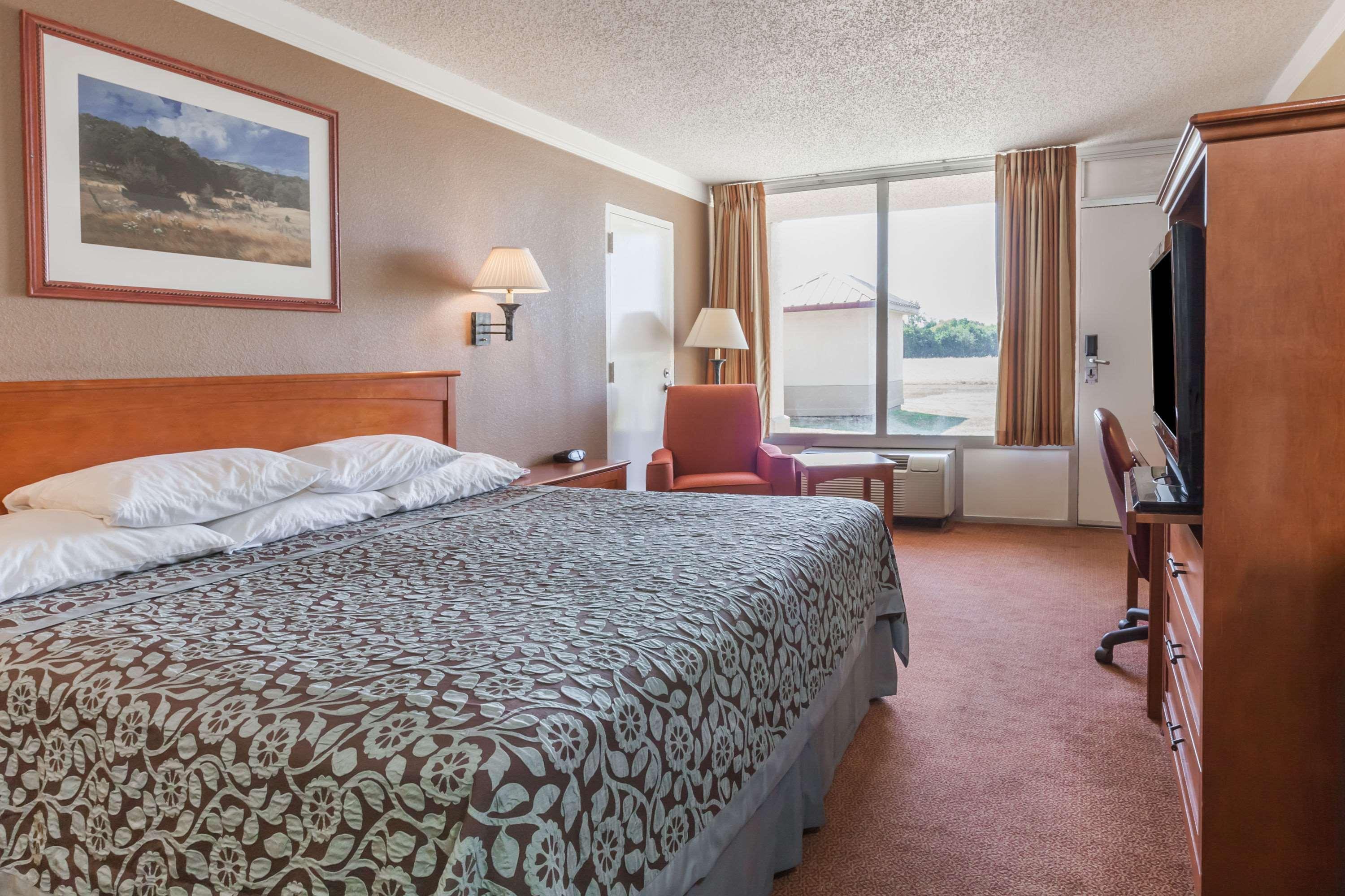 Days By Wyndham Tx Hotel *