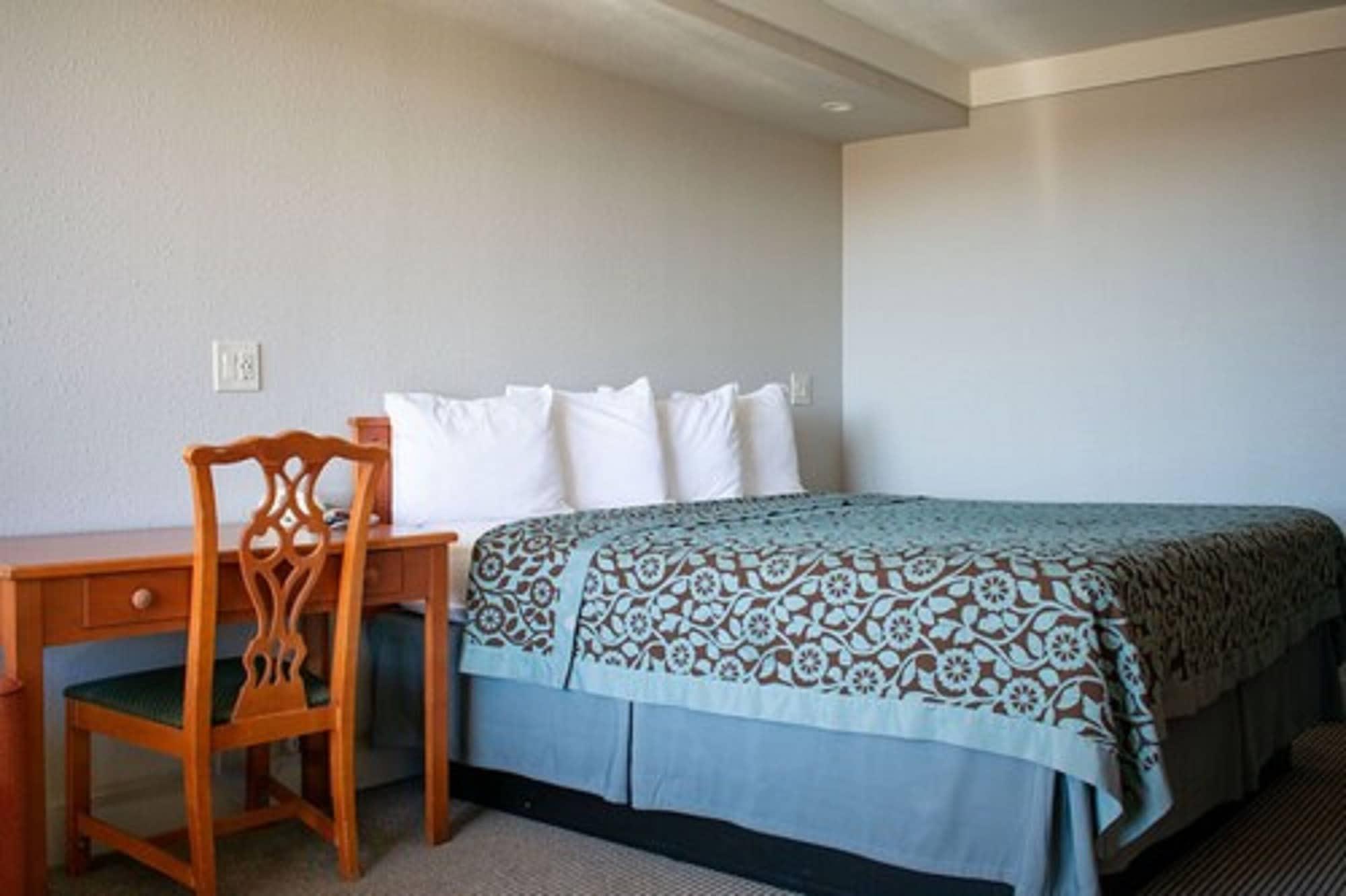 Days By Wyndham Tx Hotel Hillsboro